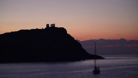 Greek-temple-of-Poseidon-at-morning,-Cape-Sounio