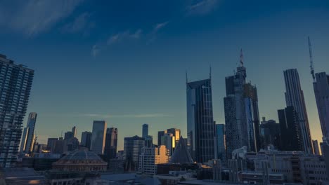 Timelapse-of-nightfall-in-Melbourne