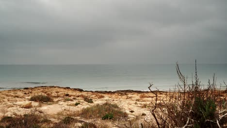 Clouds-moving-over-sea,-time-lapse