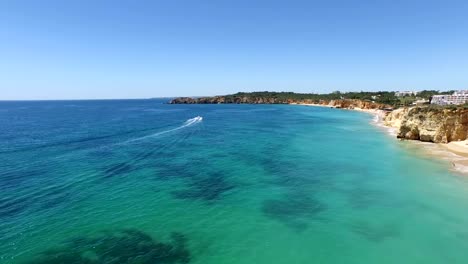 Luftaufnahme-von-Praia-da-Rocha-der-Algarve,-Portugal