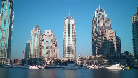 dubai-marina-stehen-Boote-place-Zeitraffer