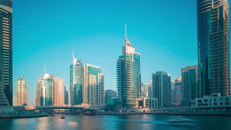 Atardecer-de-lapso-de-tiempo-de-la-bahía-marina-de-dubai