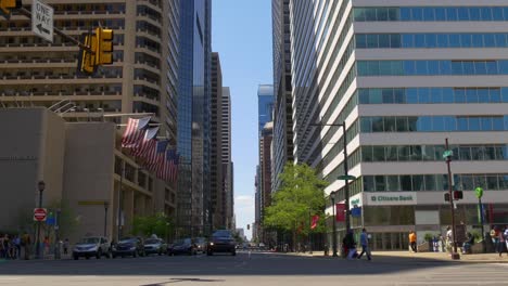 Vereinigte-Staaten-Sommertag-Philadelphia-Stadt-Zentrum-Blick-auf-die-Straße-4-k,-Pennsylvania