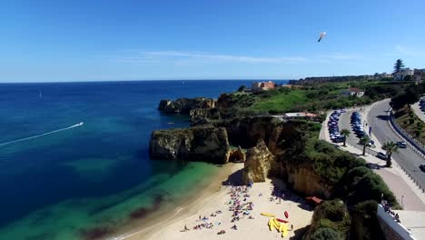 Meer-und-Strand-in-der-Nähe-von-Klippen-Lagos-Portugal-Luftbild