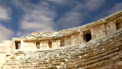 Amphitheater-in-Jerash-(Gerasa-of-Antiquity),-capital-and-largest-city-of-Jerash-Governorate,-Jordan