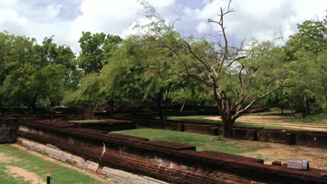 Ruins-of-the-building-in-the-ancient-city-of-Polonnaruwa,-Sri-Lanka.