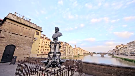 sculpture-in-Ponte-Vecchio-bridge-in-Florence