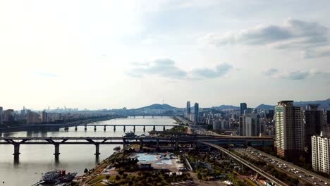 Vista-aérea-Skyline-de-la-ciudad-de-Seoul-en-Seúl,-Corea-del-sur