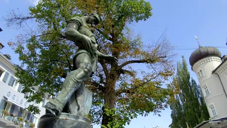 tracking-shot-fountain-in-Lienz-center,-Austria