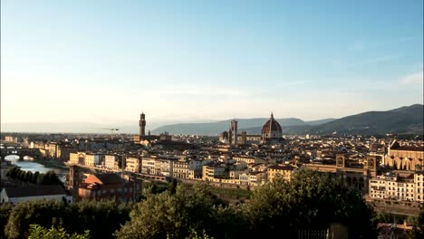 lapso-de-tiempo-por-la-tarde-gran-angular-del-duomo-y-Florencia