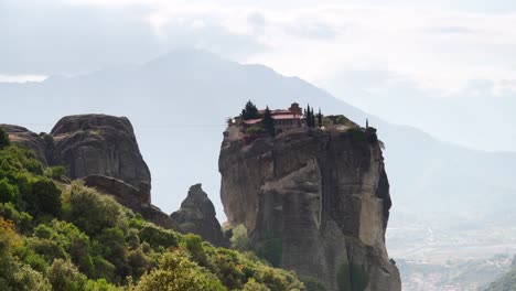 Cloudy-sky-over-Trinity-monastery-in-Meteora,-Greece