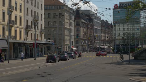 Suiza-día-tiempo-Ginebra-ciudad-tráfico-calle-panorama-4k