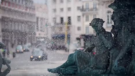 Brunnen-am-Rossio-Platz-im-Herzen-von-Lissabon-in-Zeitlupe