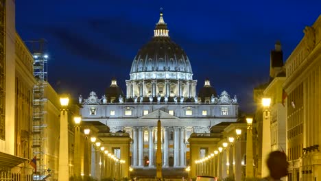 Lapso-de-tiempo-de-Roma-Vaticano-Italia-4K,-ciudad-skyline-noche-timelapse-en-la-Basílica-de-San-Pedro