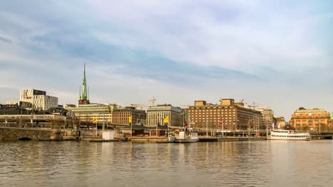 Stockholm-Schweden-Zeitraffer-4K,-Stadt-Skyline-Zeitraffer-in-Gamla-Stan-und-Slussen