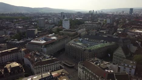 sonnigen-Tag-Zürich-Zentrum-berühmten-Verkehr-quadratische-Antenne-Panorama-4k-Schweiz