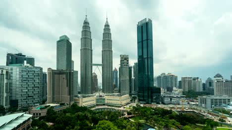 Time-lapse-of-kuala-lumpur-cityscape-under-cloudy-sky