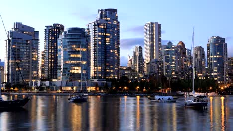 Day-to-night-timelapse-of-Vancouver,-British-Columbia