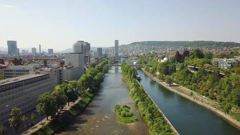 Sonntags-zurich-Innenstadt-am-Fluss-der-Luft-Panorama-4k-Schweiz