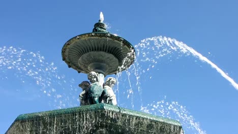 Beautiful-Fountain-in-Lisbon