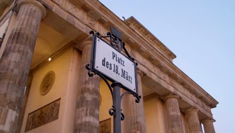 Zoom-out---Brandenburg-gate-in-Berlin