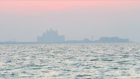 Blick-auf-den-Strand-bei-Sonnenuntergang-Zeitraffer-von-dubai