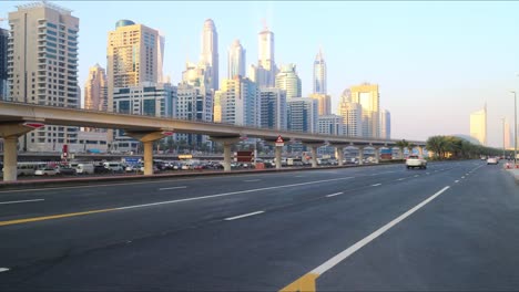 dubai-Hauptstraße-traffic-time-lapse