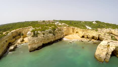 Metraje-aéreo-Praia-de-Albandeira-Caramujeira,-lago,-Algarve,-Portugal