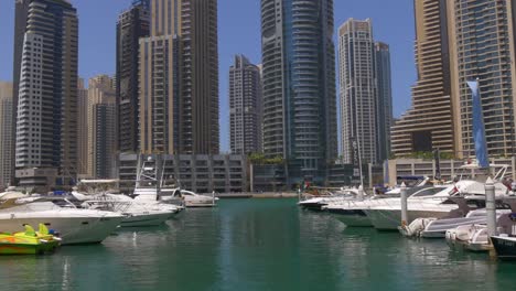 uae-sun-light-dubai-marina-guld-yacht-port-4k