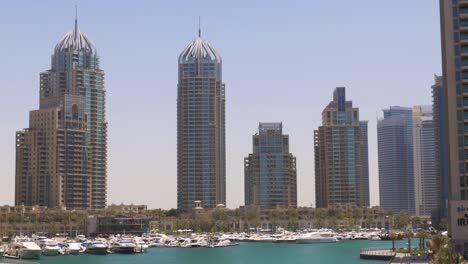 VAE-Dubai-Marina-Tag-Golf-Panoramablick-4-K