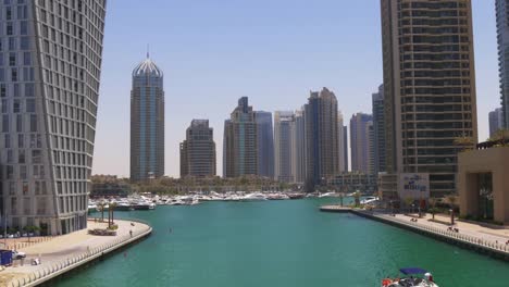 Emiratos-Árabes-Unidos-sol-luz-de-día-de-la-Marina-de-Dubai-Golfo-panorama-4-K