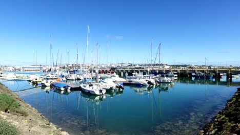 Sail-boats-in-the-harbor-from-Lagos-in-Portugal