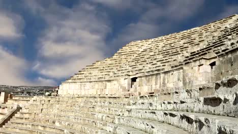 Amphitheater-in-Jerash-(Gerasa-of-Antiquity),-capital-and-largest-city-of-Jerash-Governorate,-Jordan