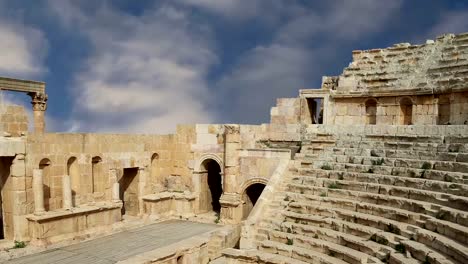 Anfiteatro-de-Jerash-(Gerasa-de-la-antigüedad),-el-capital-y-la-ciudad-más-grande-de-Jerash-Governorate,-Jordania