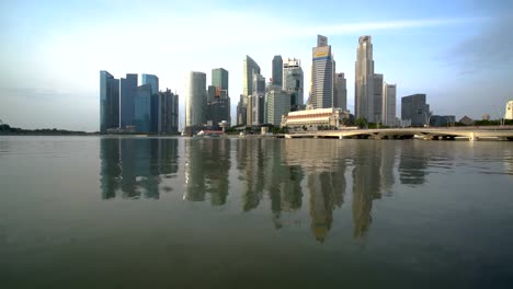 Singapur-City-Center-und-zentralen-Bankenviertel-von-Marina-Bay-aus-gesehen