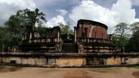 Ruinas-del-edificio-en-la-ciudad-de-Polonnaruwa,-Sri-Lanka.