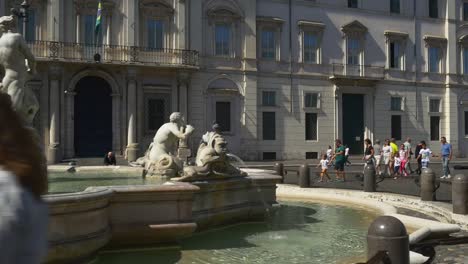 Italia-soleado-Roma-ciudad-famosa-piazza-navona-amarrar-panorama-de-fuente-4k