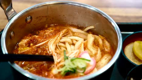 Left-pan-upclose-shot-of-Korean-noodle-set