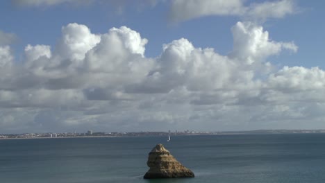 Die-Küste-der-Algarve-in-Lagos-Portugal