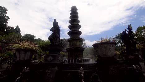 Tirta-Gangga-en-Bali.-Templo-hindú