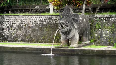 Tirta-Gangga-auf-Bali.-Hindu-Tempel