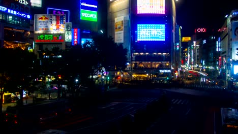 Nacht-Zeitraffer-4K-bei-Shibuya-Kreuzung-breite-geschossen-hohen-Winkel