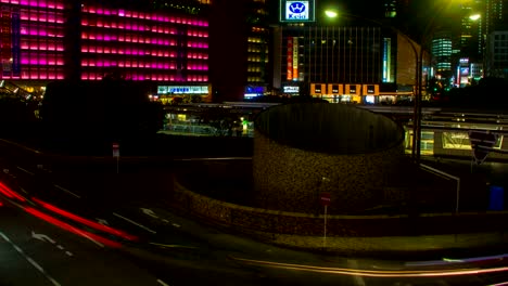 Nacht-hyper-Zeitraffer-4K-in-Shinjuku-Bus-rotary-slow-shutter