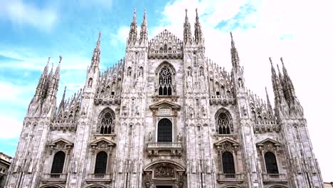 Wonderful-View-of-"Duomo"-in-a-sunny-day-Milan,-Italy