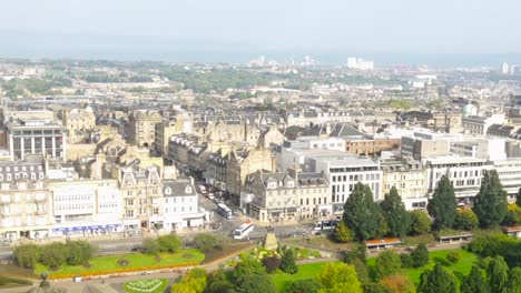 Vista-de-la-ciudad-de-Edimburgo-desde-arriba