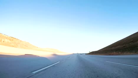 Fahren-westlich-auf-der-Autobahn-470-im-frühen-Winter.