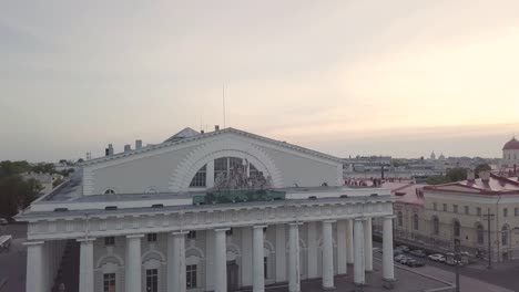 Blick-auf-das-Zentrum-Sankt-Petersburg-Rostral-Spalte-Alte-Börse