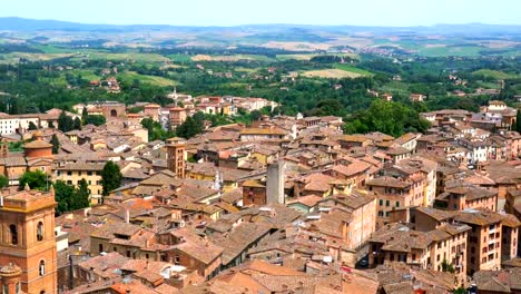 Aerial-view-of-cityscape-of-Siena-in-Tuscany-Italy