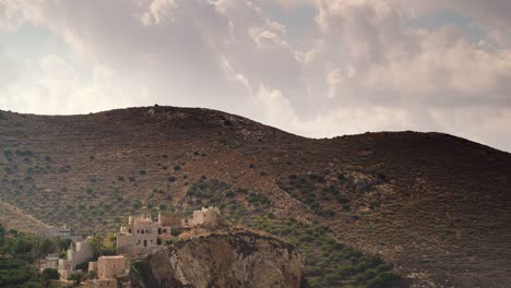 Old-tower-houses-in-village-Vathia-on-Mani,-Greece