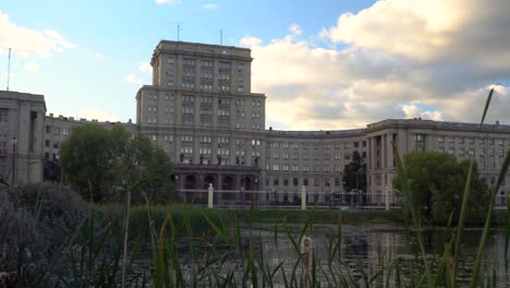 panoramic-view-from-the-city-Park-to-the-embankment,